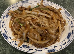 Sliced Beef with Scallions & Onions Image