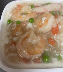 L35. Shrimp with Lobster Sauce Image