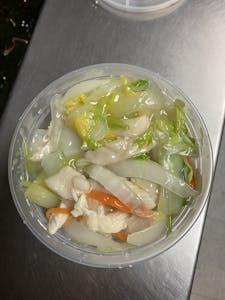 L1. Chicken Chow Mein 鸡炒面 Image