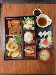 3. Deluxe Bento C Image