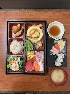 7. Deluxe Bento G Image
