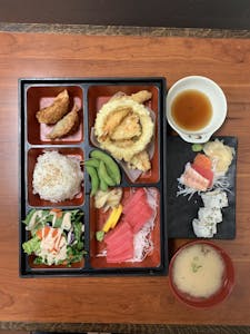 11. Deluxe Bento K Image