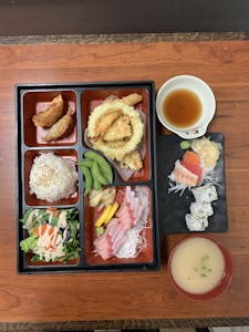 12. Deluxe Bento L Image