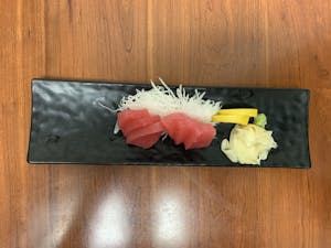 39. Sashimi Appetizer Tuna (6) Image