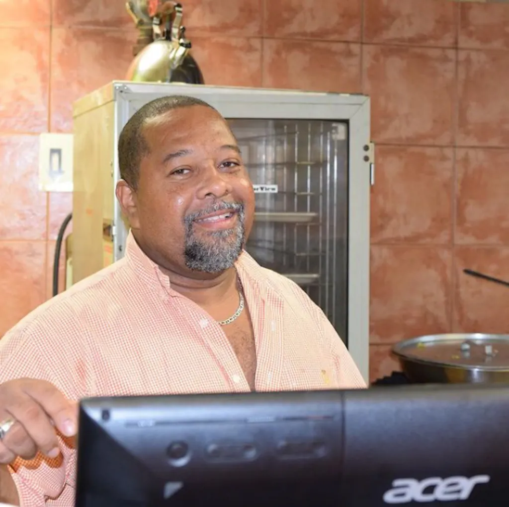 Home BANANA HUT CAFE