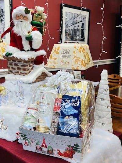 holiday gift basket with food