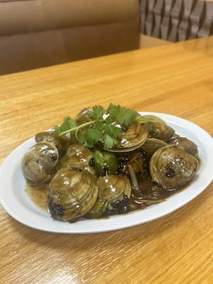 Stir-fried Clams in sauce