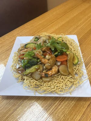 Stir fry with crispy noodles