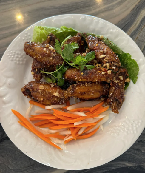 Crispy Garlic Fish Sauce Chicken Wings